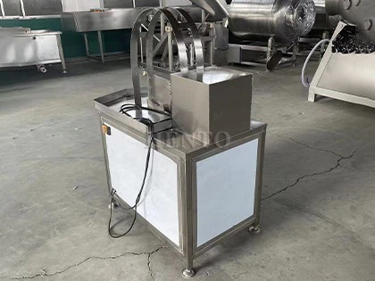 Coconut Machine Cutting Coconut Machine Cutting